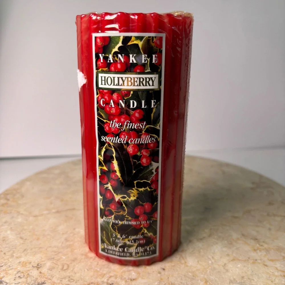 Yankee Candle Hollyberry Pillar Candle 3x6 Red Ribbed Vintage Scented Sealed